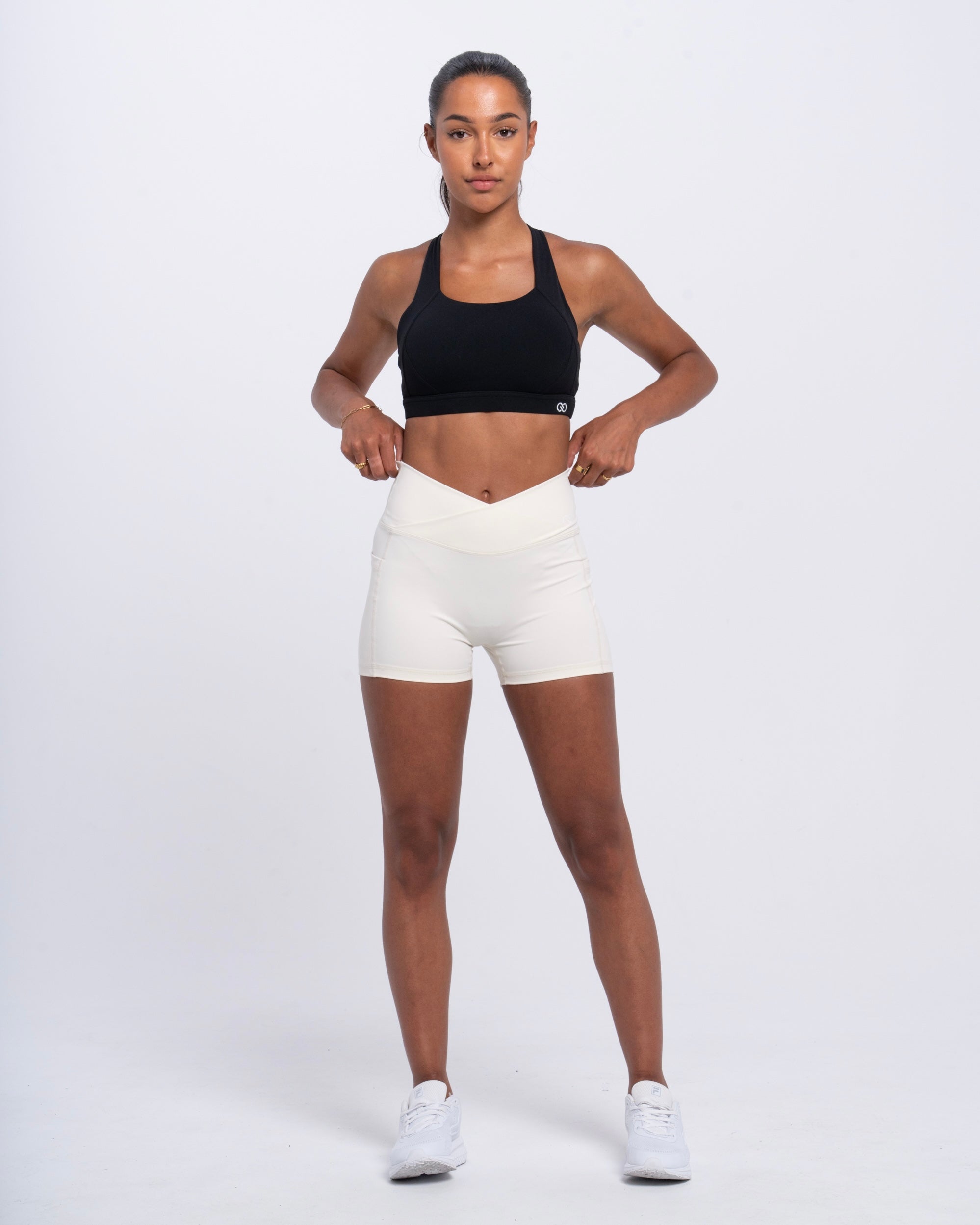 Elevate Pocket Shorts Creme