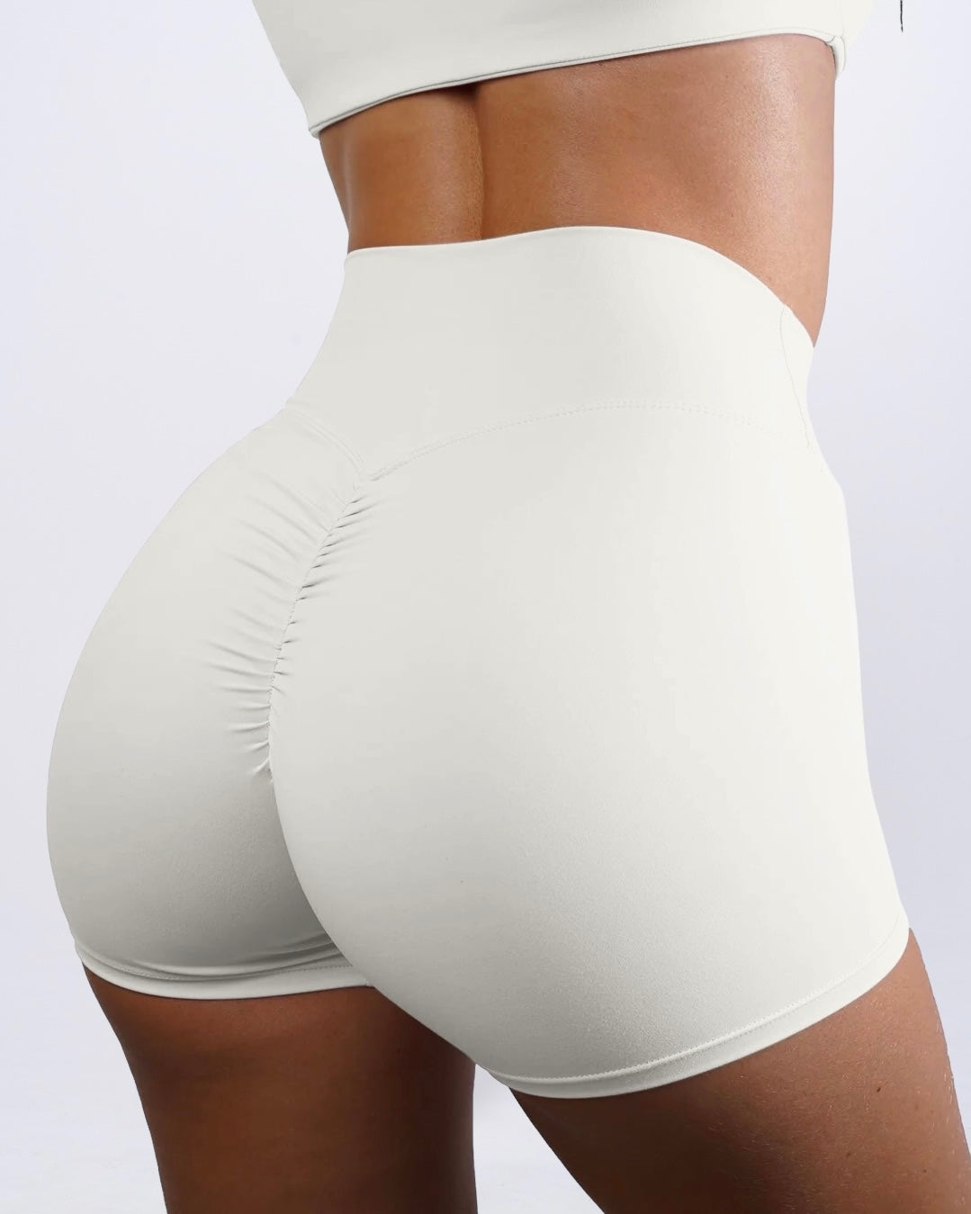 Elevate Pocket Shorts Creme
