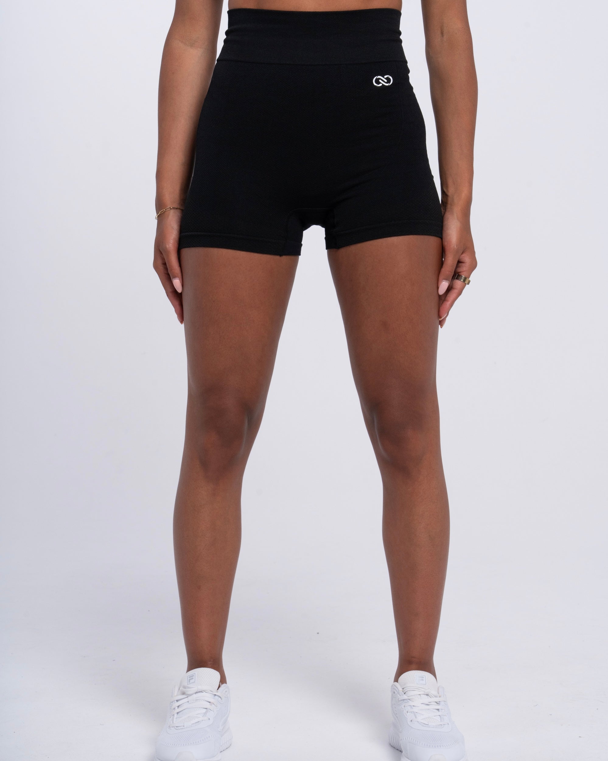 Impact Essential Short Black
