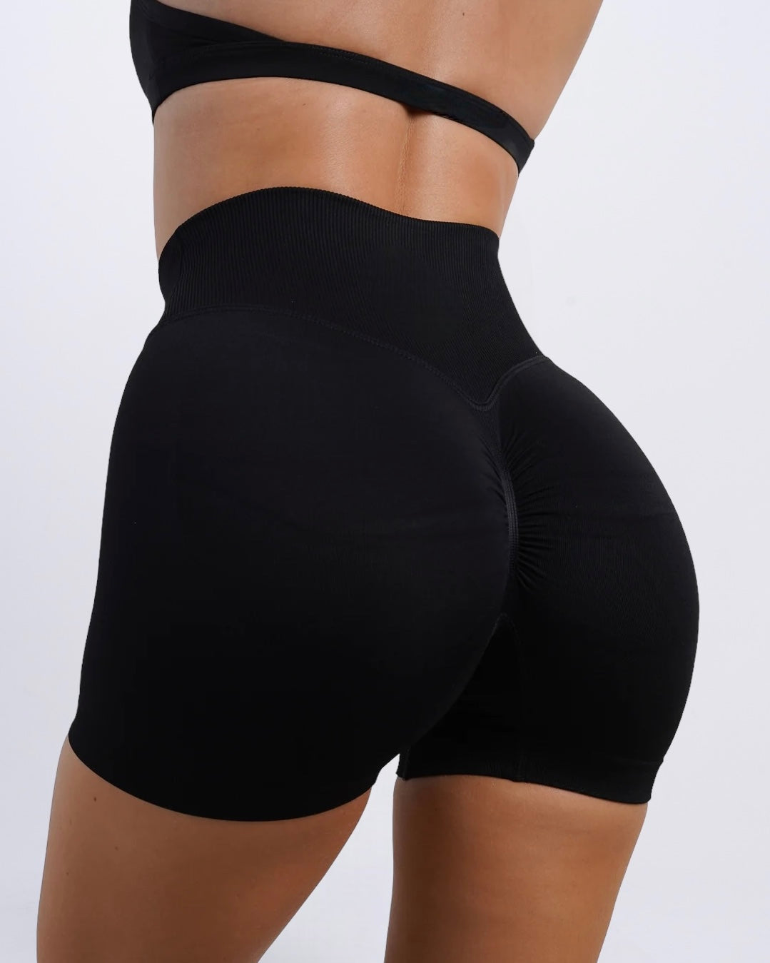 Divine Scrunch Short Black